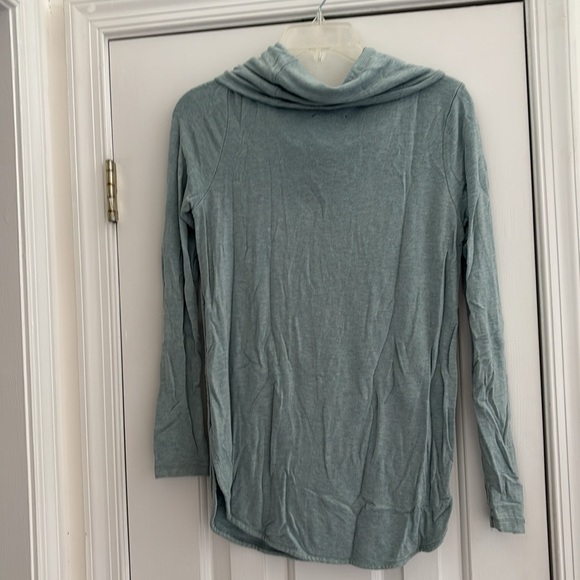 Women’s Top - Picture 2 of 3